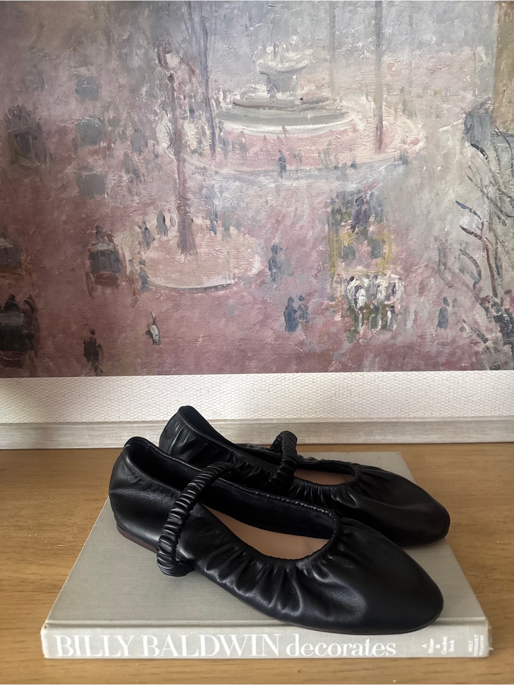 Elegant Black Women's Ballet Flats with Elastic Strap - Size 9.5